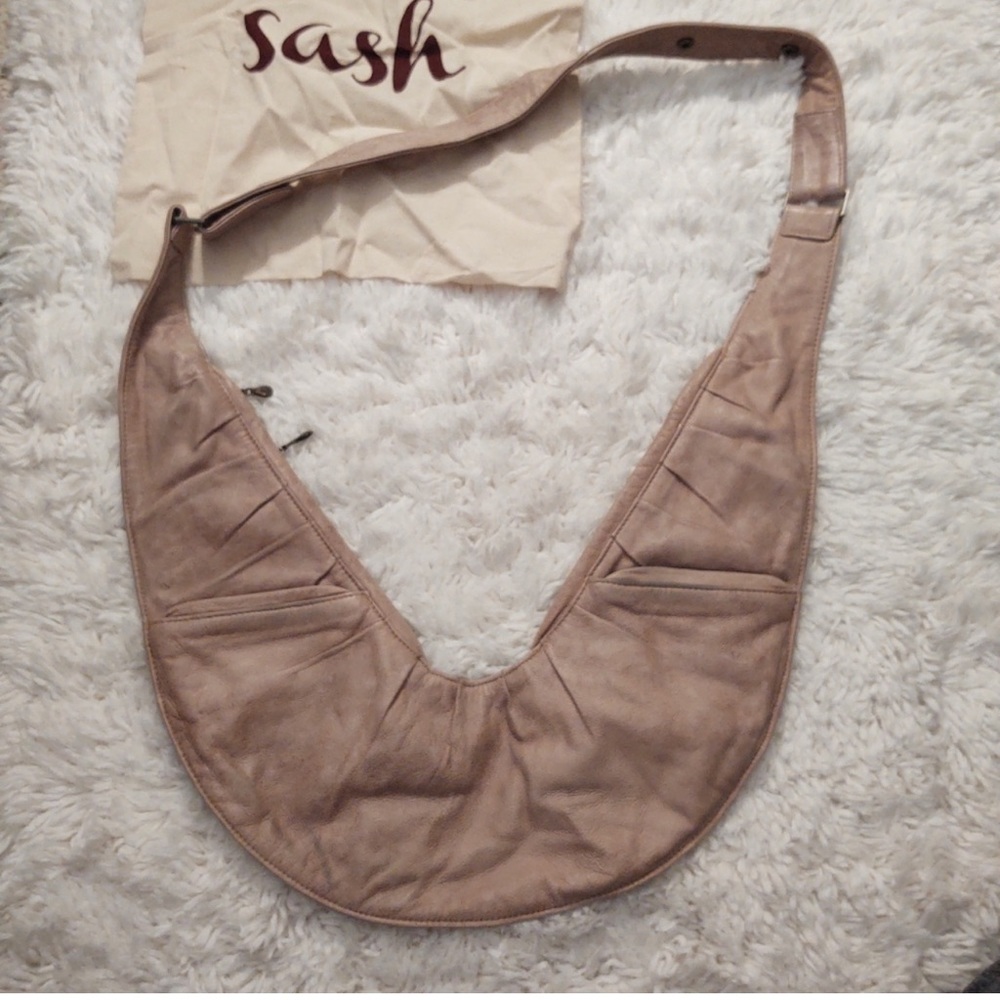 One Size tan leather Sash bag